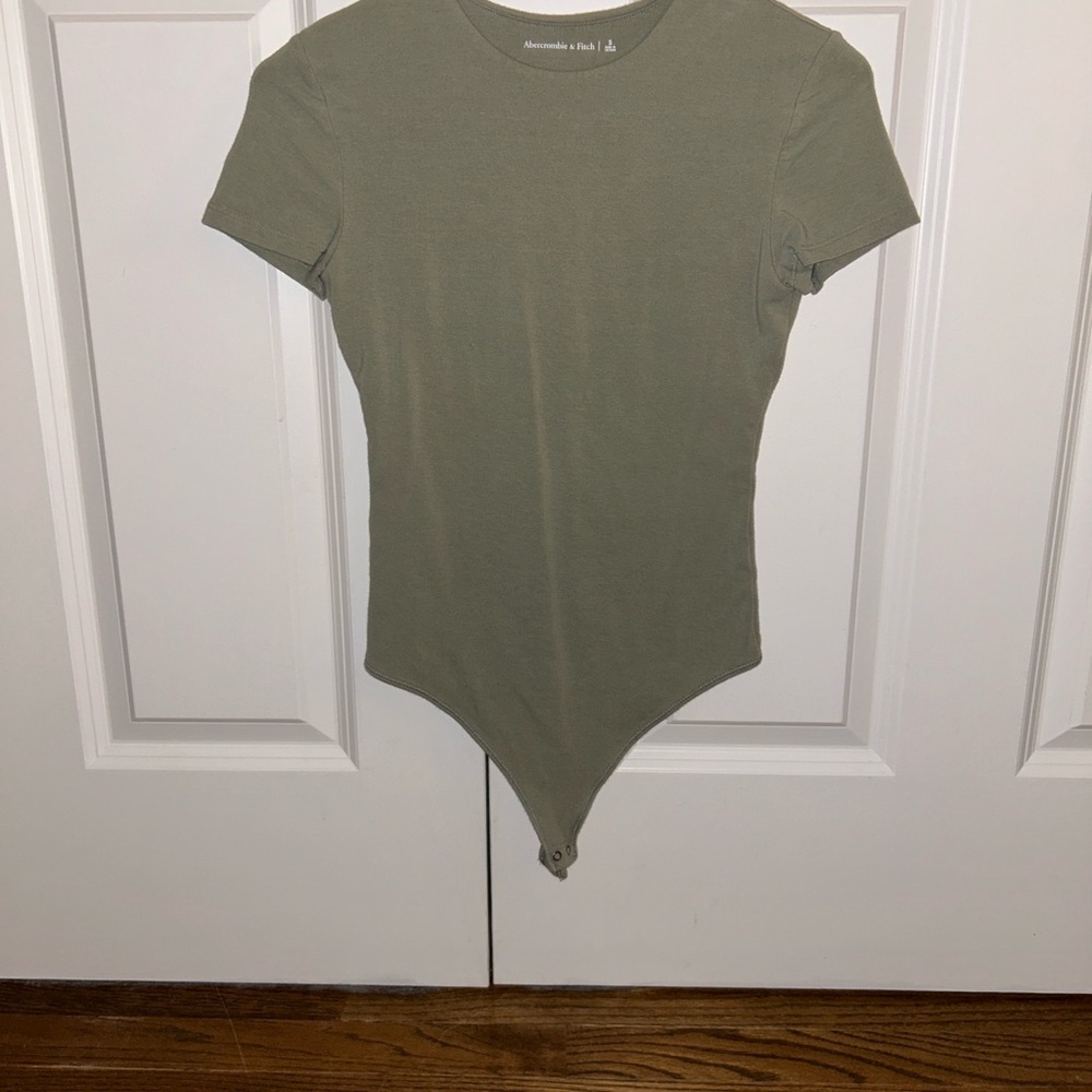 Abercrombie & Fitch Olive Short Sleeve Snap-Back Bodysuit